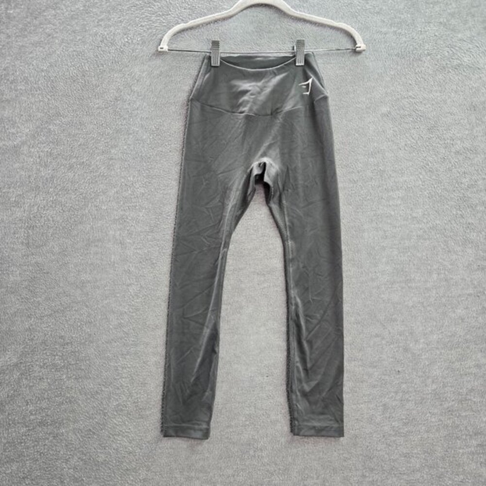 Gymshark Women Activewear Pants XS Gray Leggings Capri Logo 21 in Inseam